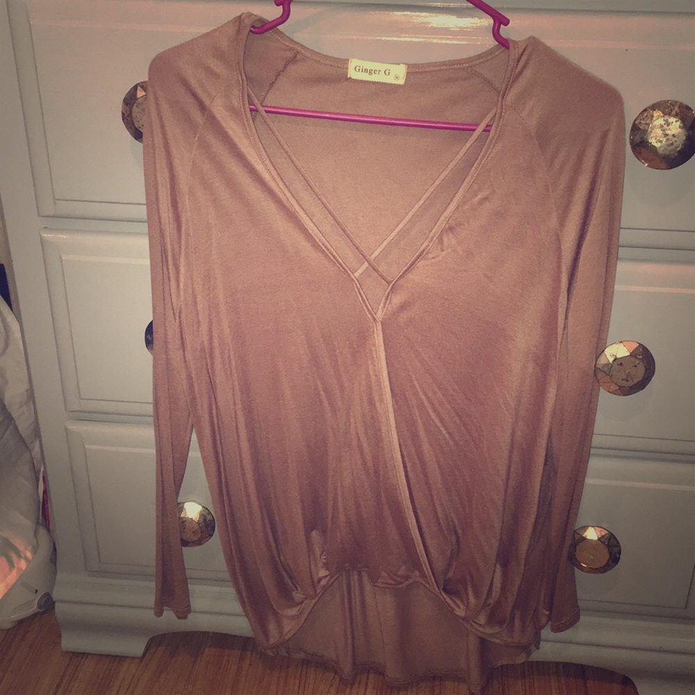 Crossed cleavage long sleeve top